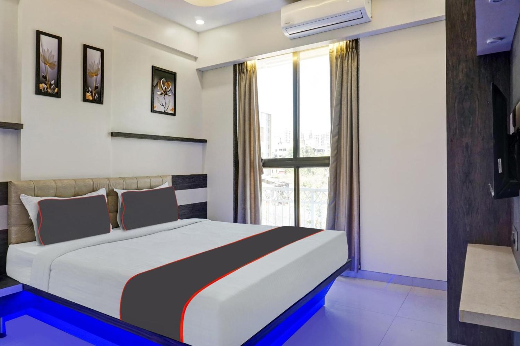 Super Townhouse Poona Royal Hotel Pimpri-Chinchwad Bagian luar foto