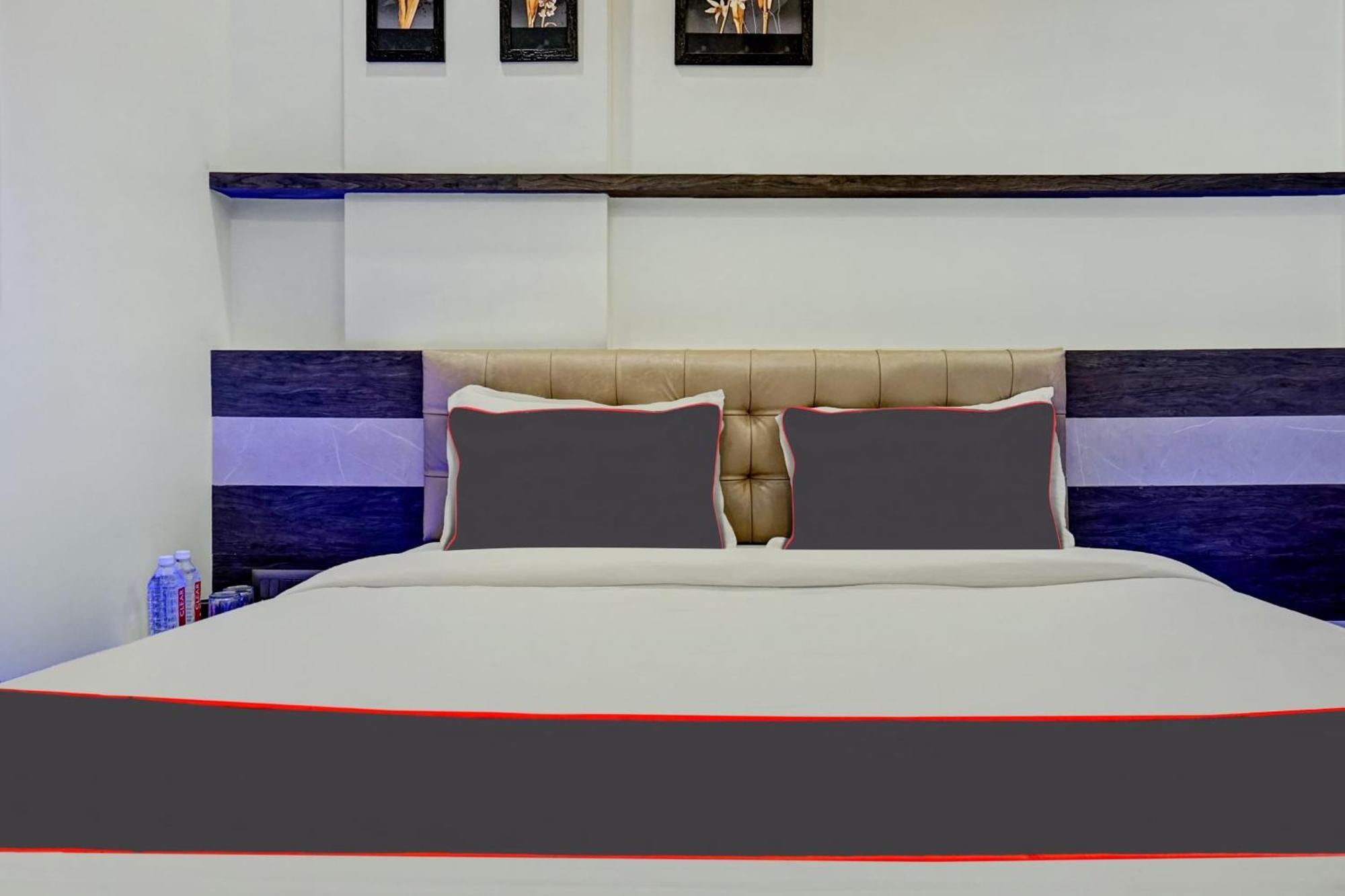 Super Townhouse Poona Royal Hotel Pimpri-Chinchwad Bagian luar foto