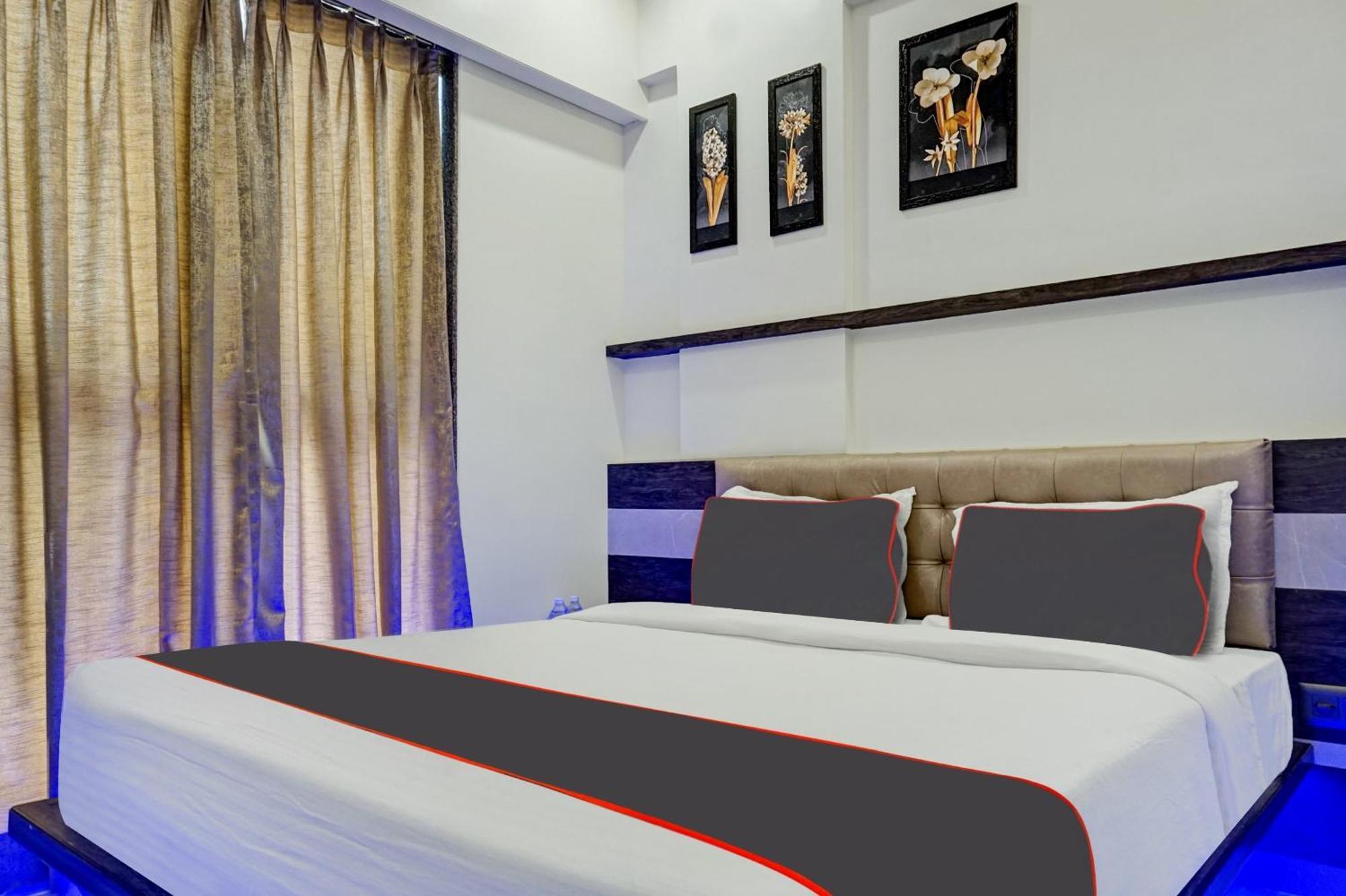 Super Townhouse Poona Royal Hotel Pimpri-Chinchwad Bagian luar foto