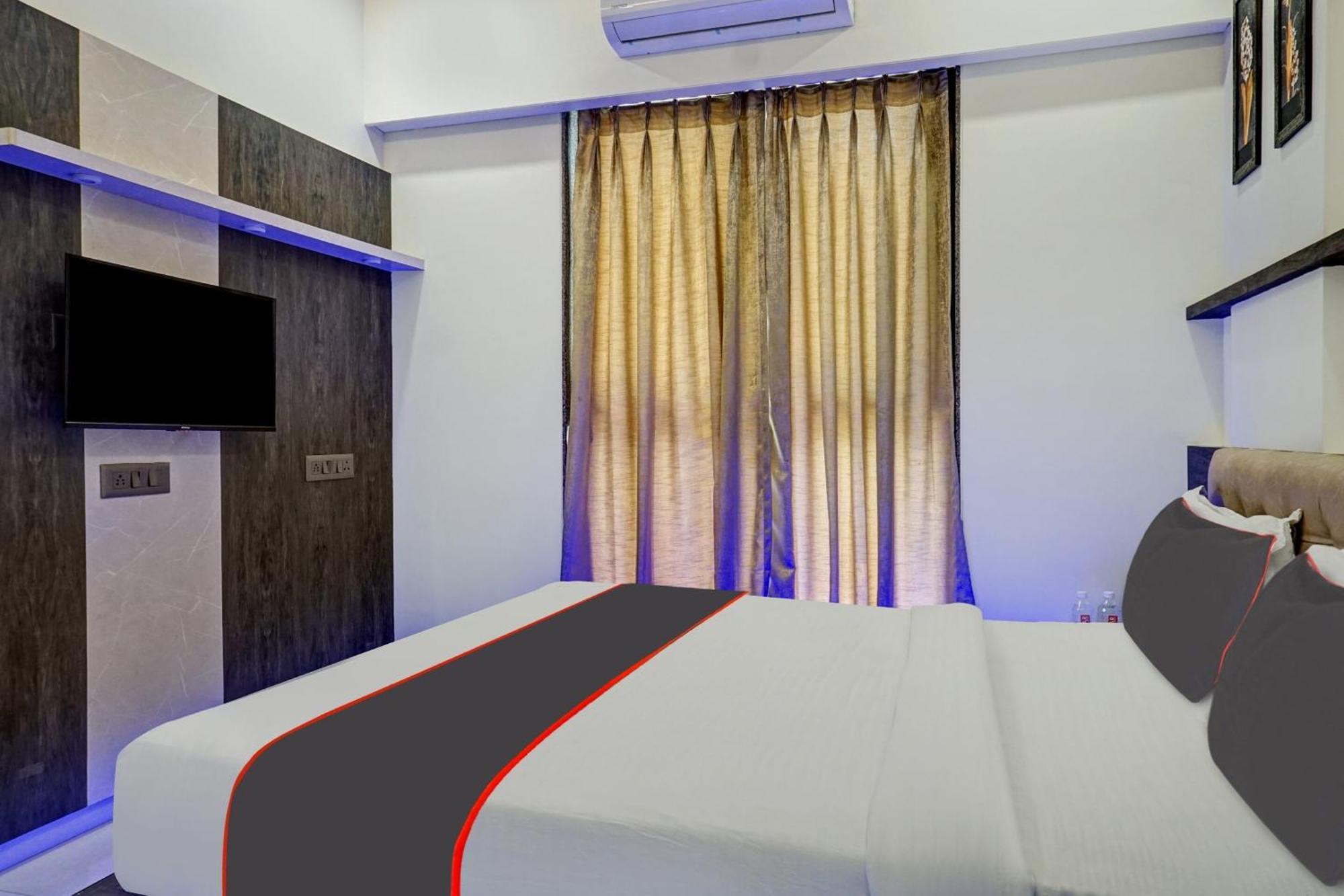 Super Townhouse Poona Royal Hotel Pimpri-Chinchwad Bagian luar foto