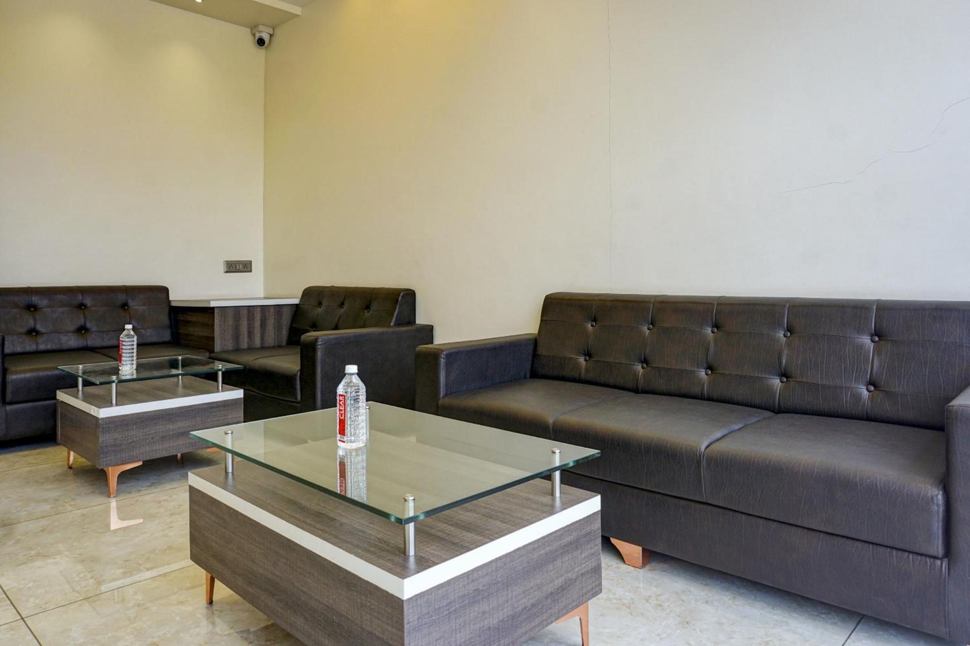 Super Townhouse Poona Royal Hotel Pimpri-Chinchwad Bagian luar foto